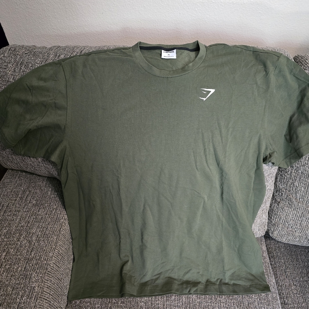 Gymshark shirt XL green